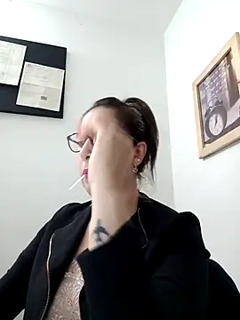 Snapshot of CHARLOTTE_1711 chatting on March 3, 11:35 pm CHARLOTTE 1711 online show from March 3, 11:35 pm