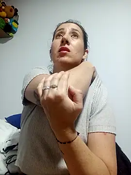 CHARLOTTE 1711 online show from December 19, 4:52 am