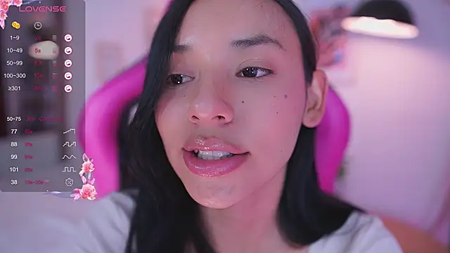 Snapshot of Hade_collinss chatting on January 13, 11:27 pm Hade collinss online show from January 13, 11:27 pm