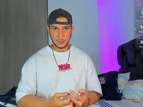 austinoficial online show from January 16, 11:53 pm