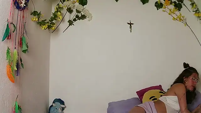 Snapshot of zoe_ch_ chatting on October 13, 6:57 am zoe ch online show from October 13, 6:57 am
