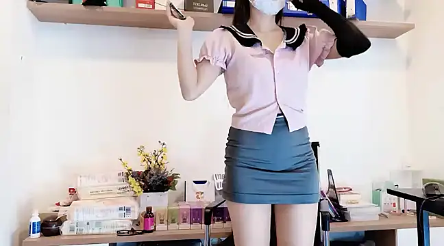 Snapshot of Lush-Office chatting on January 21, 7:58 am Lush-Office online show from January 21, 7:58 am