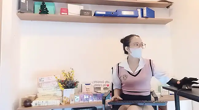 Snapshot of Lush-Office chatting on February 9, 1:55 am Lush-Office online show from February 9, 1:55 am