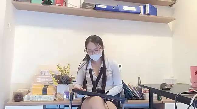 Snapshot of Lush-Office chatting on February 13, 7:56 am Lush-Office online show from February 13, 7:56 am