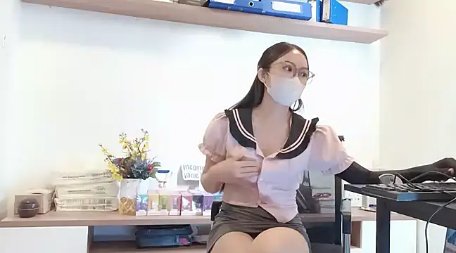 Snapshot of Lush-Office chatting on February 16, 6:21 am Lush-Office online show from February 16, 6:21 am