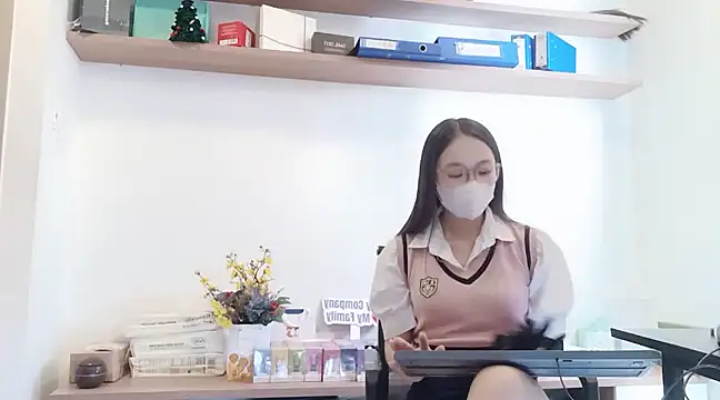 Snapshot of Lush-Office chatting on February 18, 1:32 am Lush-Office online show from February 18, 1:32 am