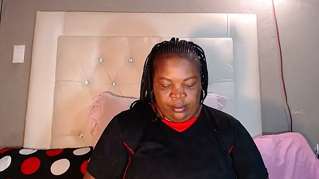 omalicha98 online show from April 21, 5:36 am