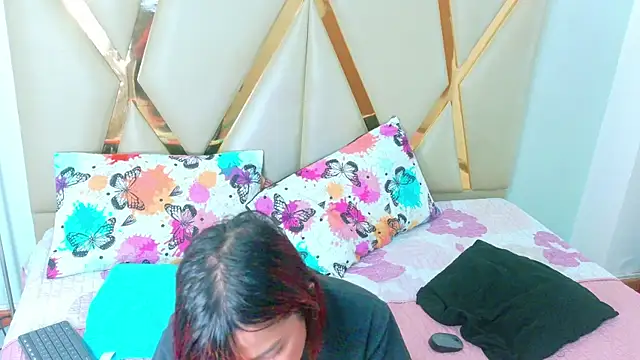 hot-littlechill online show from October 20, 7:36 pm