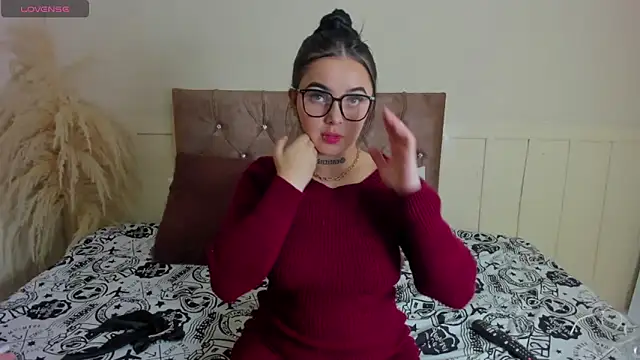 Snapshot of Natashawool1 chatting on February 6, 1:43 pm Natashawool1 online show from February 6, 1:43 pm