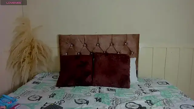 Snapshot of Natashawool1 chatting on February 19, 12:33 pm Natashawool1 online show from February 19, 12:33 pm