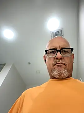 Snapshot of carlospingalinda chatting on October 1, 9:43 pm carlospingalinda online show from October 1, 9:43 pm