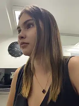 Snapshot of Aitana_Hilton_ chatting on March 12, 11:42 am Aitana Hilton online show from March 12, 11:42 am