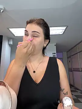 Snapshot of Aitana_Hilton_ chatting on March 22, 11:42 am Aitana Hilton online show from March 22, 11:42 am