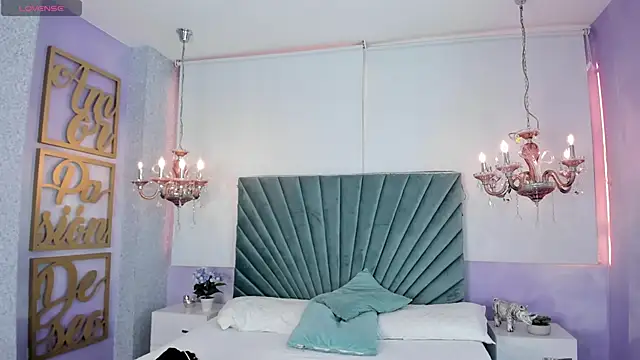 Snapshot of Aitana_Hilton_ chatting on September 14, 11:31 am Aitana Hilton online show from September 14, 11:31 am