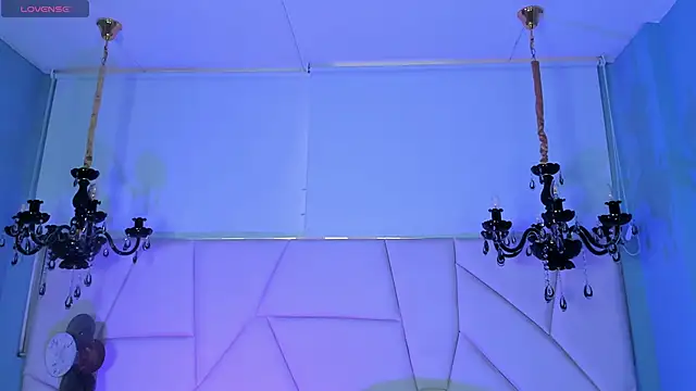 Snapshot of Aitana_Hilton_ chatting on October 10, 11:53 am Aitana Hilton online show from October 10, 11:53 am