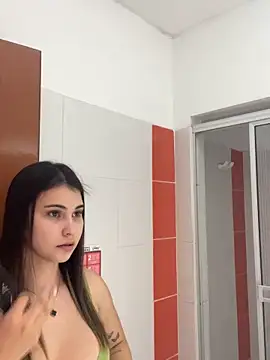 Snapshot of Aitana_Hilton_ chatting on November 15, 11:18 am Aitana Hilton online show from November 15, 11:18 am