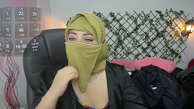 Snapshot of zahra_Jalid chatting on October 27, 10:58 pm zahra Jalid online show from October 27, 10:58 pm