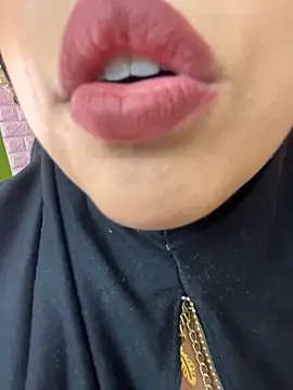 Snapshot of zahra_Jalid chatting on December 14, 12:16 am zahra Jalid online show from December 14, 12:16 am