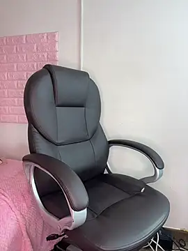 Snapshot of zahra_Jalid chatting on December 16, 12:37 am zahra Jalid online show from December 16, 12:37 am