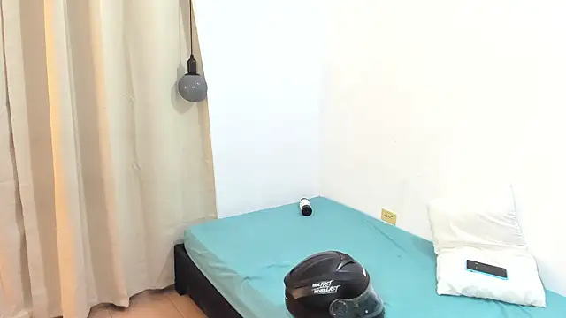 Snapshot of blueroom_party chatting on January 15, 12:25 pm blueroom party online show from January 15, 12:25 pm