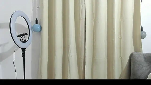 Snapshot of blueroom_party chatting on January 18, 12:36 pm blueroom party online show from January 18, 12:36 pm