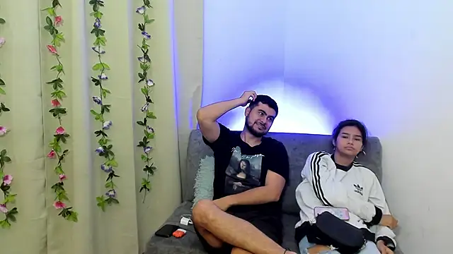 Snapshot of blueroom_party chatting on February 1, 11:43 am blueroom party online show from February 1, 11:43 am