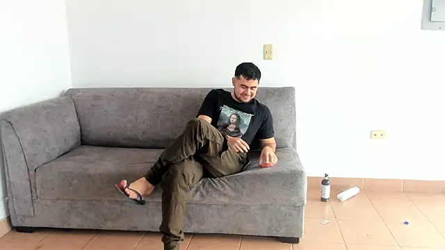 Snapshot of blueroom_party chatting on March 18, 1:53 pm blueroom party online show from March 18, 1:53 pm