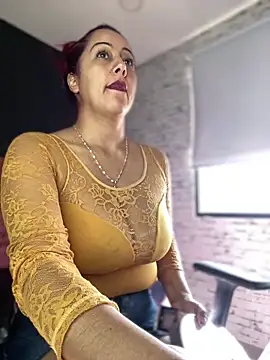 Snapshot of Miss__Melody chatting on January 18, 1:40 pm Miss Melody online show from January 18, 1:40 pm