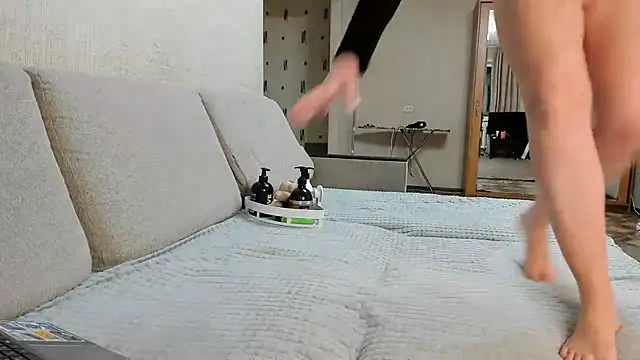 Snapshot of KittyMeawsX chatting on November 27, 10:50 am KittyMeawsX online show from November 27, 10:50 am