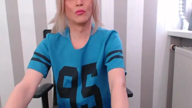 Snapshot of Sissy_Sexy_XXX chatting on January 16, 1:36 pm Sissy Sexy XXX online show from January 16, 1:36 pm