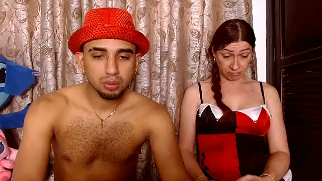 sweethoneytsx online show from November 3, 9:16 pm