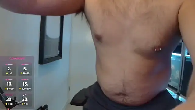 Snapshot of justinitt chatting on February 15, 6:23 pm justinitt online show from February 15, 6:23 pm