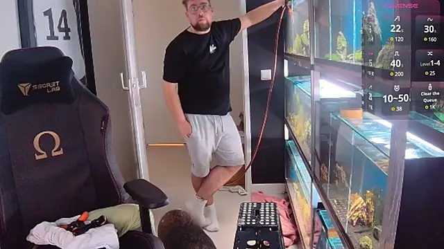 Snapshot of justinitt chatting on February 26, 2:57 pm justinitt online show from February 26, 2:57 pm