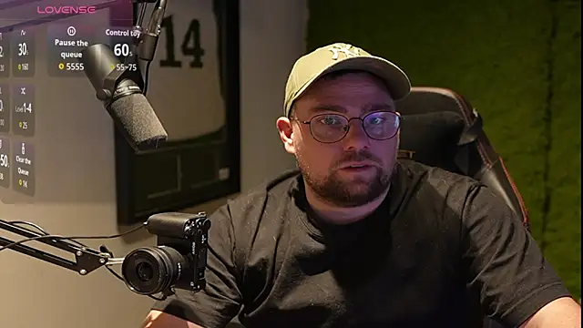 Snapshot of justinitt chatting on November 24, 11:43 am justinitt online show from November 24, 11:43 am