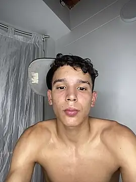 Snapshot of Hot_boys_hto chatting on February 23, 9:59 pm Hot boys hto online show from February 23, 9:59 pm