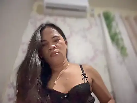 Snapshot of SophiaCourthaway chatting on September 13, 3:01 pm SophiaCourthaway online show from September 13, 3:01 pm