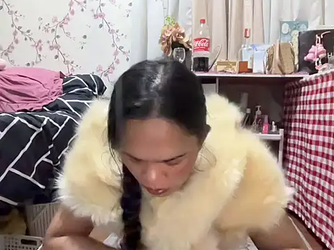 Snapshot of SophiaCourthaway chatting on October 8, 4:26 pm SophiaCourthaway online show from October 8, 4:26 pm