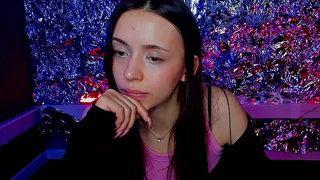 Snapshot of Sahara_Shields chatting on January 15, 4:32 pm Sahara Shields online show from January 15, 4:32 pm