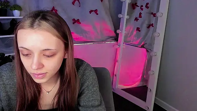 Snapshot of Sahara_Shields chatting on March 18, 10:14 am Sahara Shields online show from March 18, 10:14 am