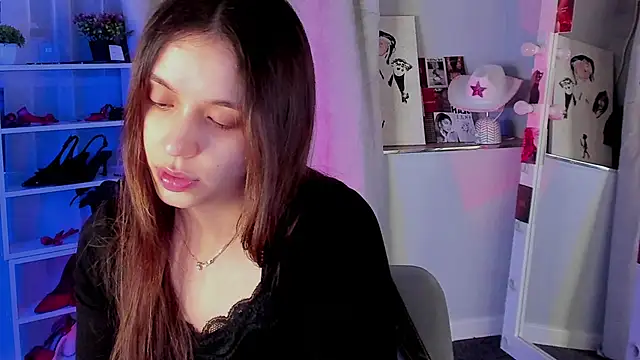 Snapshot of Sahara_Shields chatting on November 13, 8:46 am Sahara Shields online show from November 13, 8:46 am