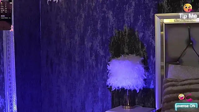 Snapshot of KeylaBlair chatting on October 6, 5:54 pm KeylaBlair online show from October 6, 5:54 pm