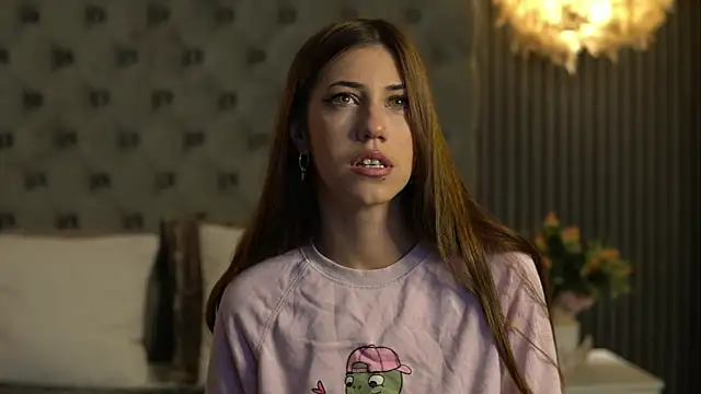 Snapshot of KeylaBlair chatting on February 19, 6:37 pm KeylaBlair online show from February 19, 6:37 pm