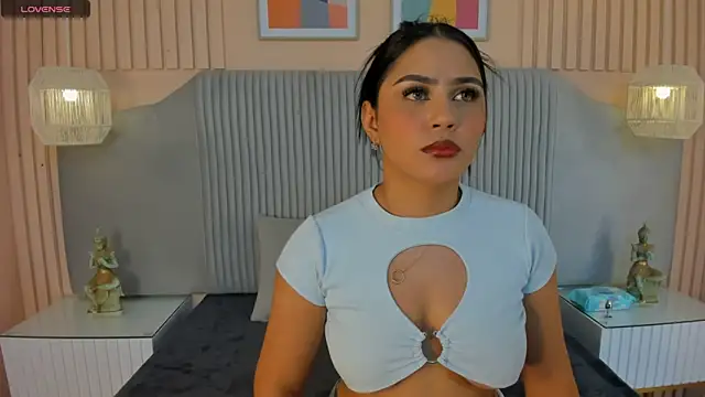 janna lopez  online show from February 5, 10:08 am