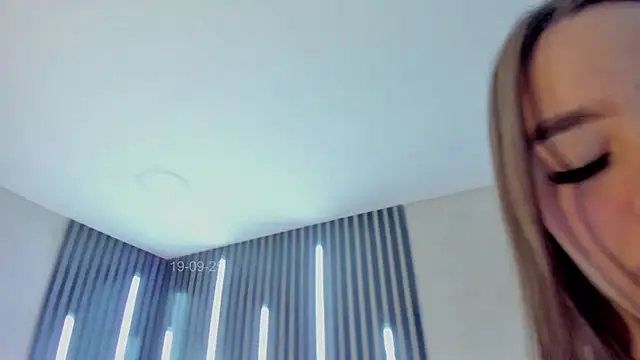 Stefanyduque1 online show from September 19, 3:13 pm