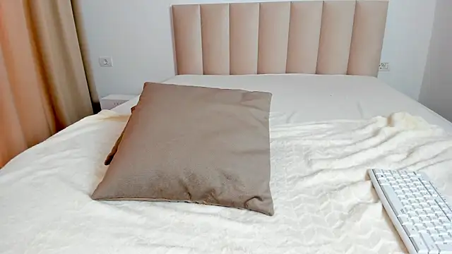 Saradiamond1 online show from January 26, 12:22 pm