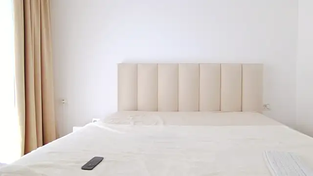 Saradiamond1 online show from March 23, 8:48 am