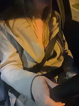 Snapshot of Megan_off chatting on March 17, 9:13 pm Megan off online show from March 17, 9:13 pm