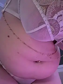 Snapshot of Megan_off chatting on November 24, 8:19 pm Megan off online show from November 24, 8:19 pm