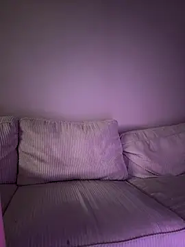 Snapshot of Megan_off chatting on December 4, 8:23 am Megan off online show from December 4, 8:23 am