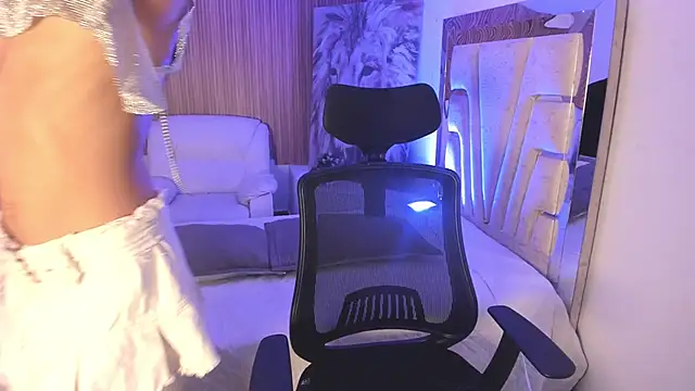 MattThompsonn online show from November 25, 9:04 pm